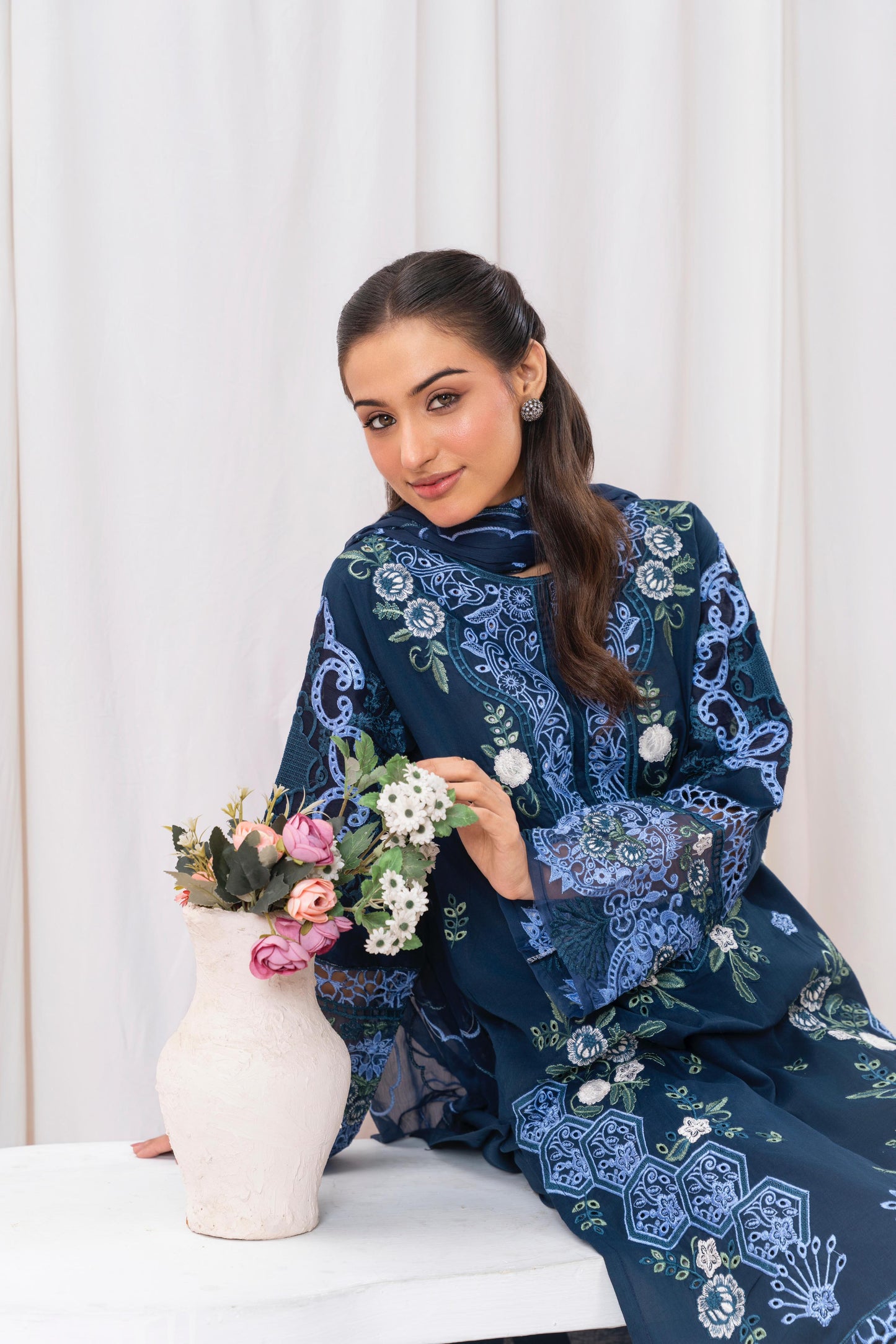 Neela Saagar 3-Piece Suit | DA-085